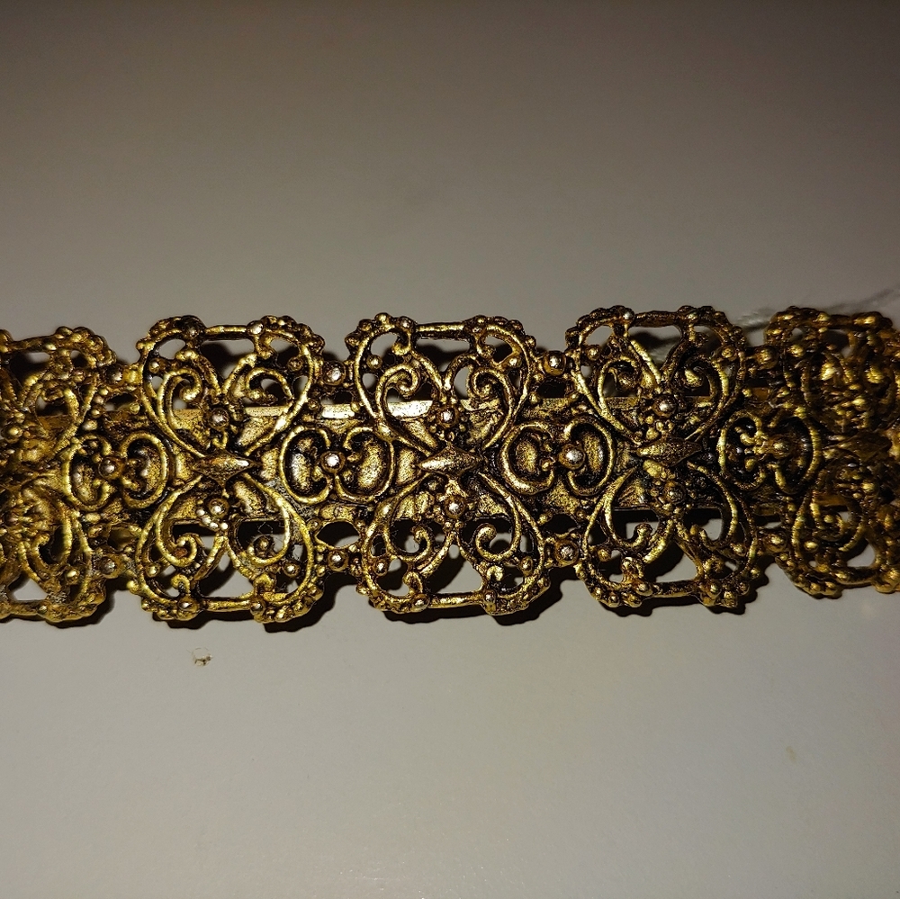 ✅ *Select jewelry: 5 for $25* Filagree Hair Clip